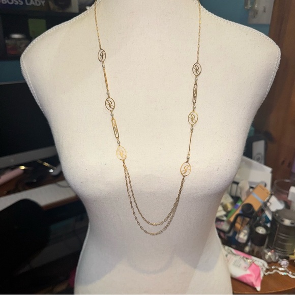 Avon initial touch necklace - Picture 5 of 5